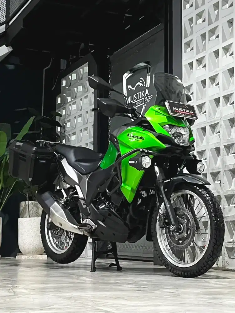 KAWASAKI VERSYS 250 TOURER 2017 - Chintia Mustika