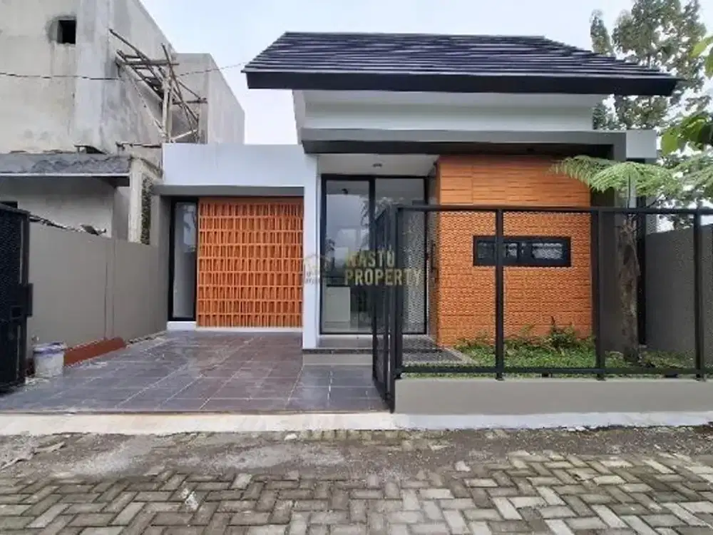RUMAH MODERN TROPIS, DEKAT JALAN KALIURANG KM 11 DI NGAGLIK