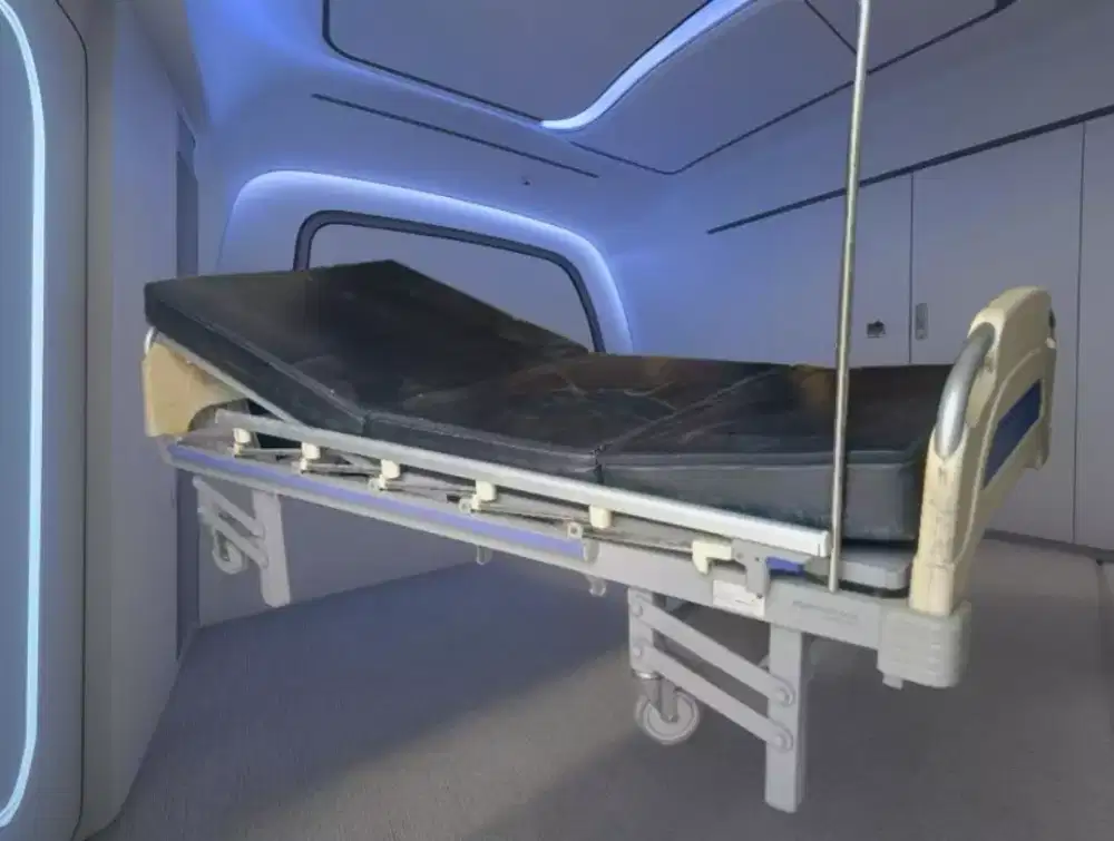Ranjang pasien normal 3 engkol plus tiang infus dan bed merk Acare