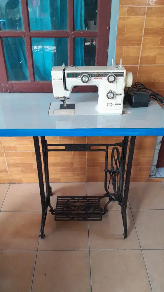 mesin jahit janome