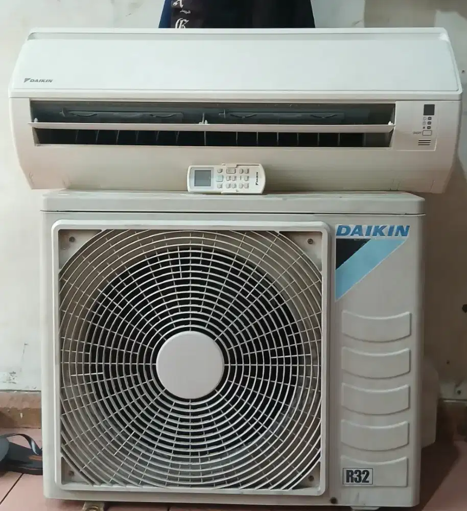 MENERIMA JUAL BELI AC BEKAS SATUAN/BORONGAN