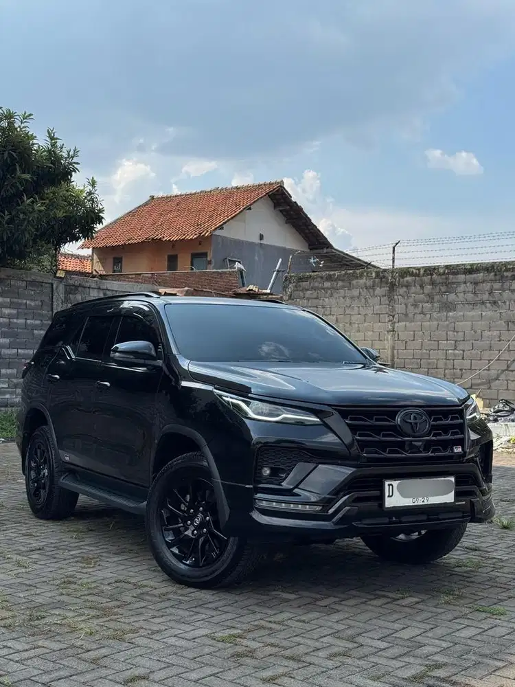 Fortuner VRZ 2.8 GR low km
