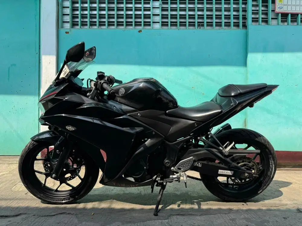 Yamaha R25 thun 2018 pajak panjang mesin halus jozz siap gas gan.