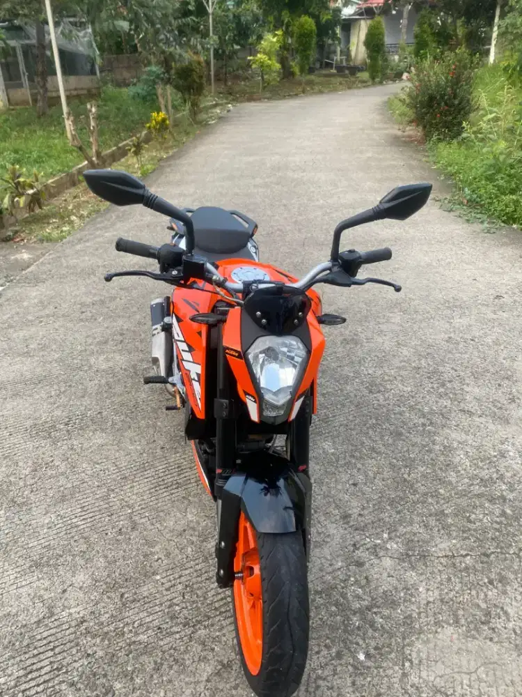Nia:KTM DUKE 200CC PLAT F KAB PAJAK HIDUP SS LENGKAP