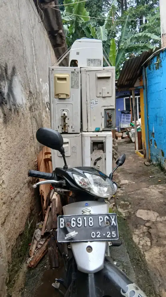 MENERIMA JUAL BELI AC BEKAS SATUAN/BORONGAN