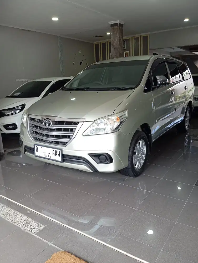 Kijang Innova Barong Bensin 2013 Matic