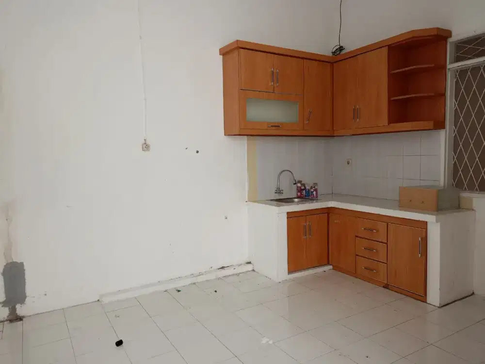 DISEWA RUMAH BULANAN HARGA MURAH FURNIS TAMPAK SIRING SENTUL CITY SSR244 A1 A2
