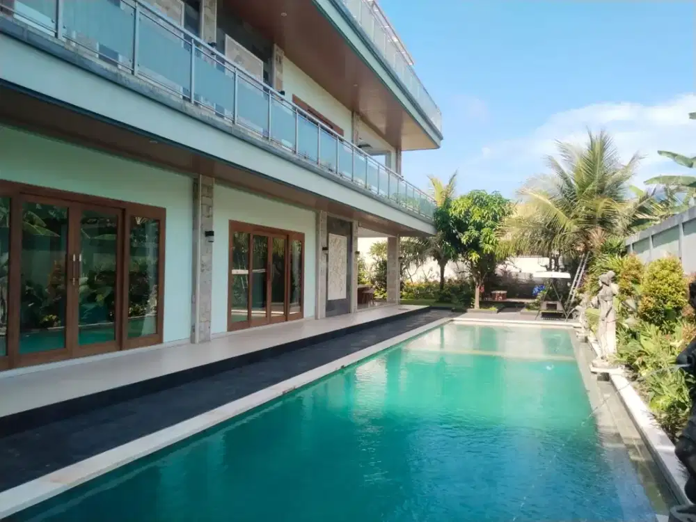 VILLA BEACHSIDE PERING GIANYAR BALI