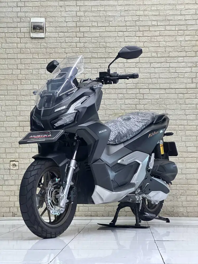 ADV 160 Superb Condition