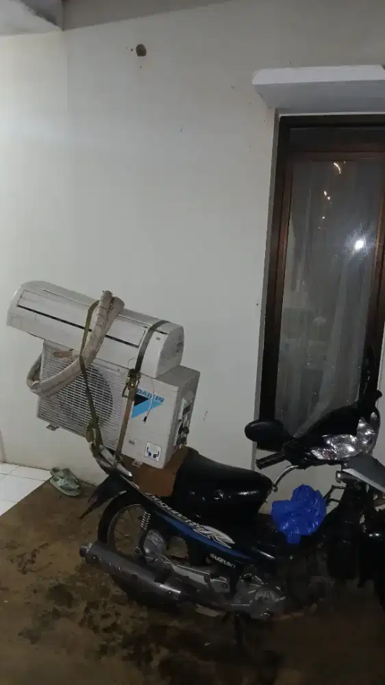 MENERIMA JUAL BELI AC BEKAS SATUAN/BORONGAN