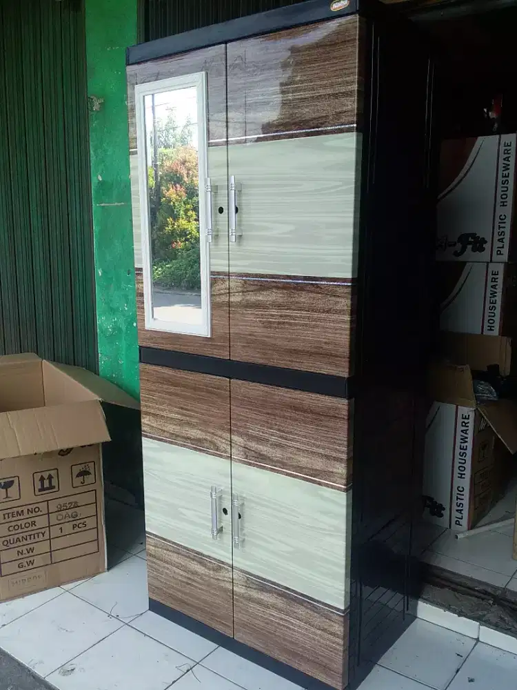 Lemari plastik full rak