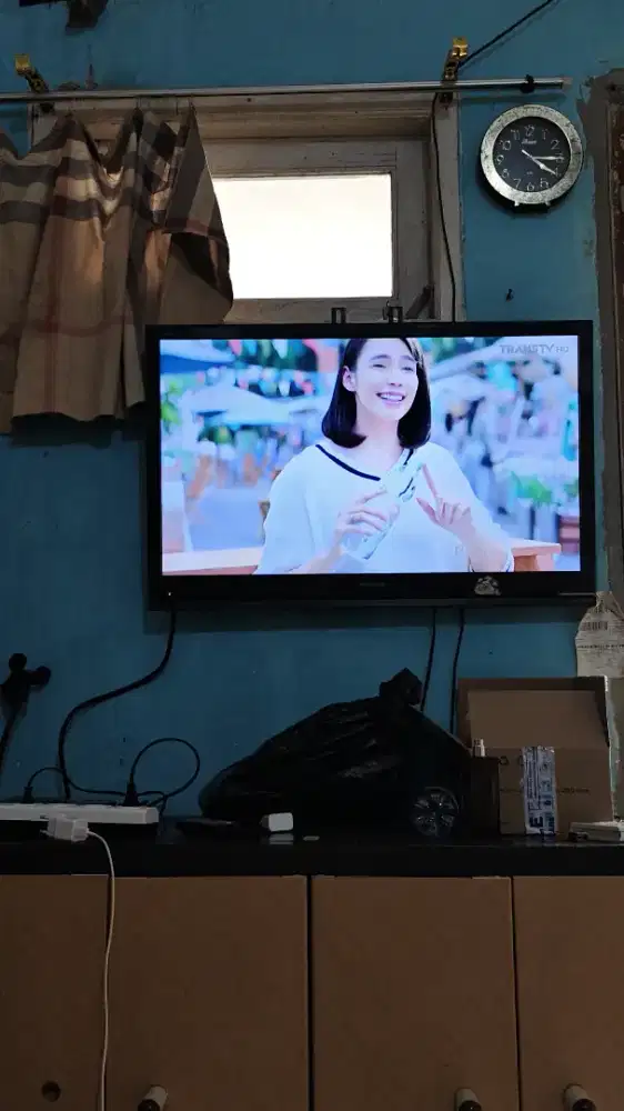 TV led 32 Inc Sharp aquos Plus stbox