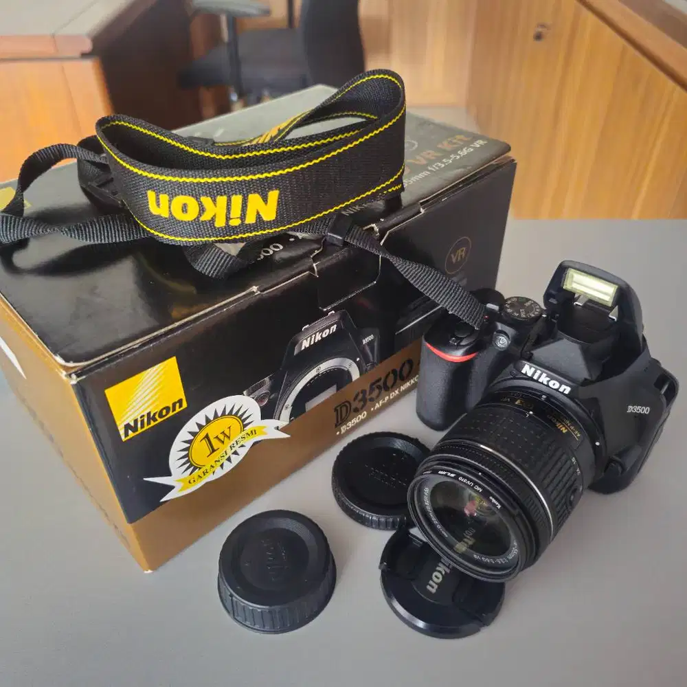Nikon D3500 Kit 18-55mm AF-P VR (Kondisi LIKE NEW, SC HANYA 1.255!)