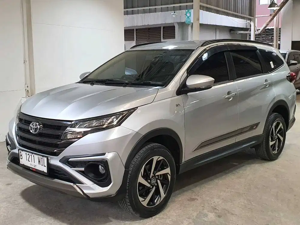 Toyota Rush GR Sport AT 2022 Silver PREMIUM B1211WIL