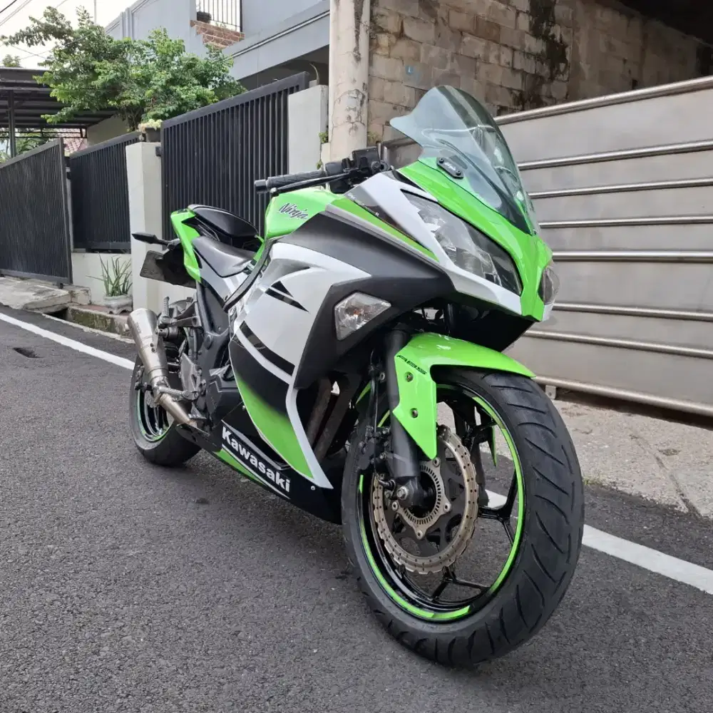Kawasaki Ninja 250 FI Injeksi 2015
Special Edition 30th ANNIVERSARY