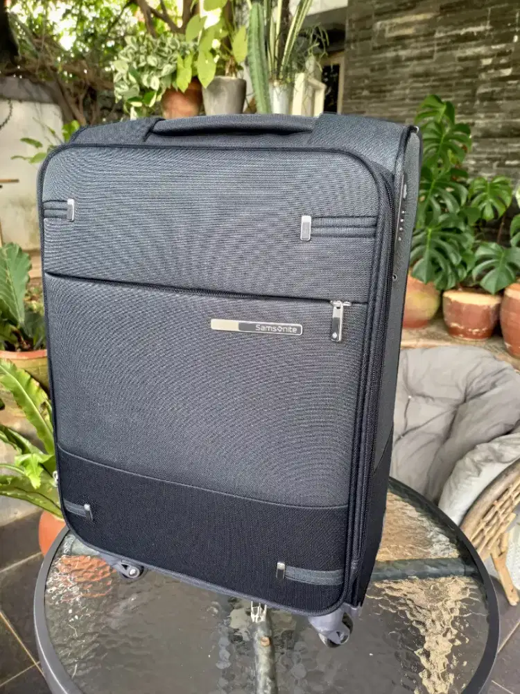Samsonite Base Boost 20 inch Super Light
