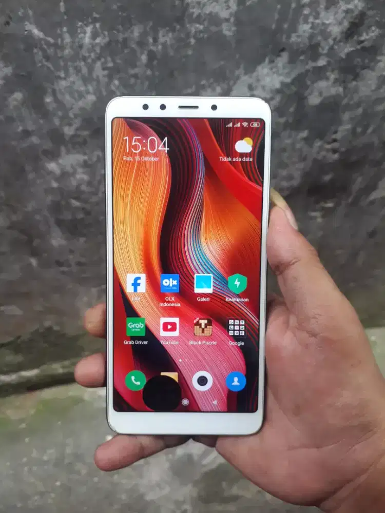 REDMI 5
RAM 3/32
MINUS LAYAR KAYA DI POTO HP NORMAL NOKENDALA...