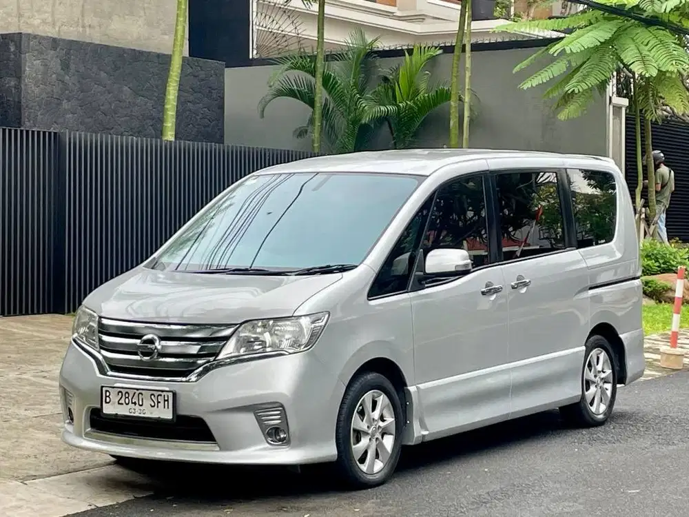 TERMURAH!!SERENA 2.0 HWS AT 2015 SIAP PAKAI