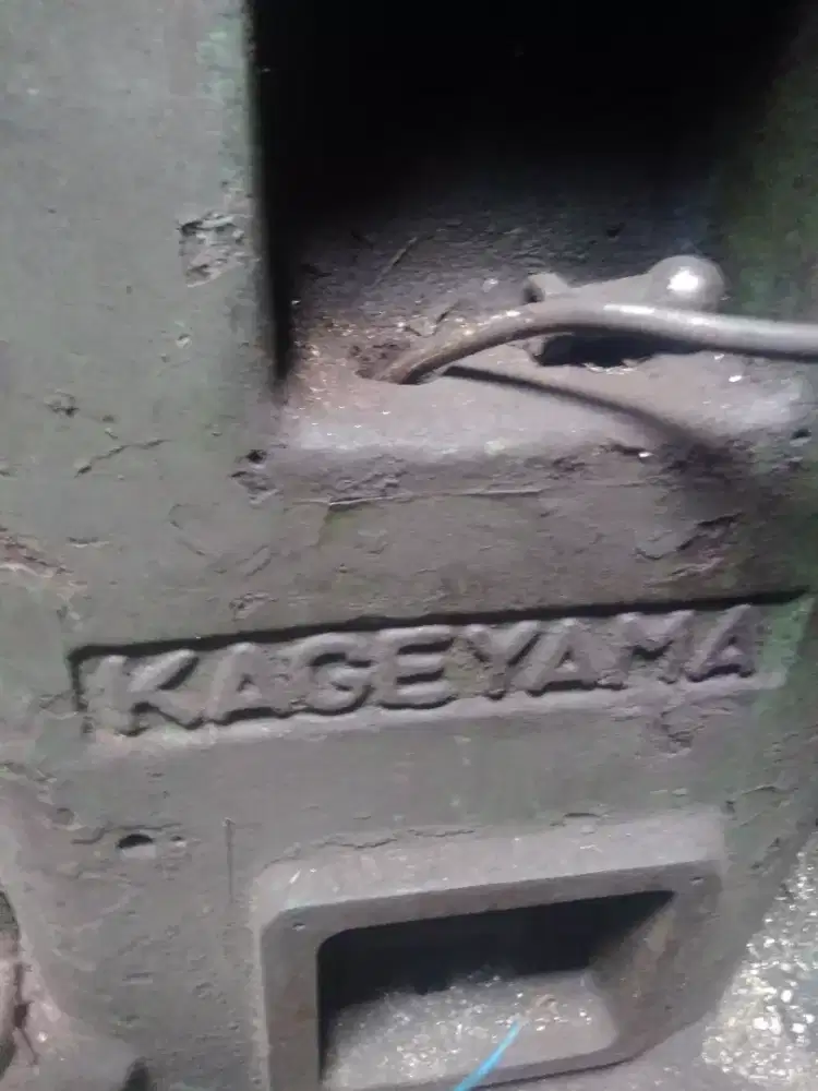 mesin milling vertikal