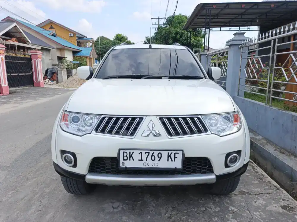 Mitsubishi Pajero Sport Exceed 4X4 Matic Tahun 2010