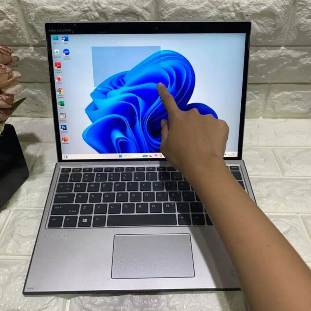 Laptop 2in1 HP Folio X2 Core i5 GEN 11 RAM 8GB/256GB sekolah kuliah