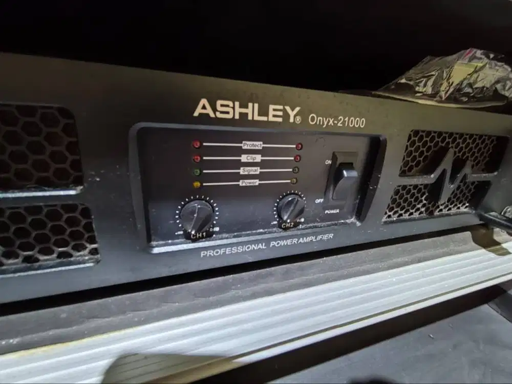 Dijual Power Amplifier ASHLEY ONYX 21000 Normal Jarang Pakai