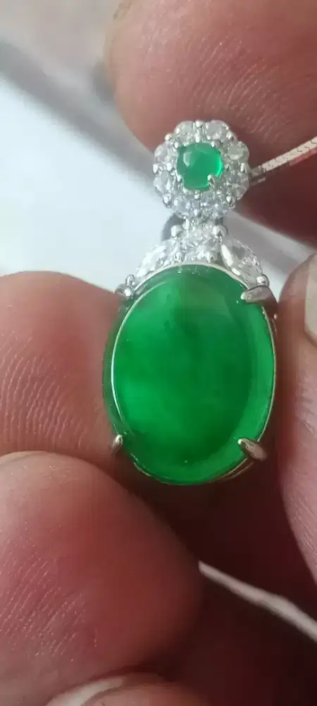 Jadeite jade giok Burma type A natural