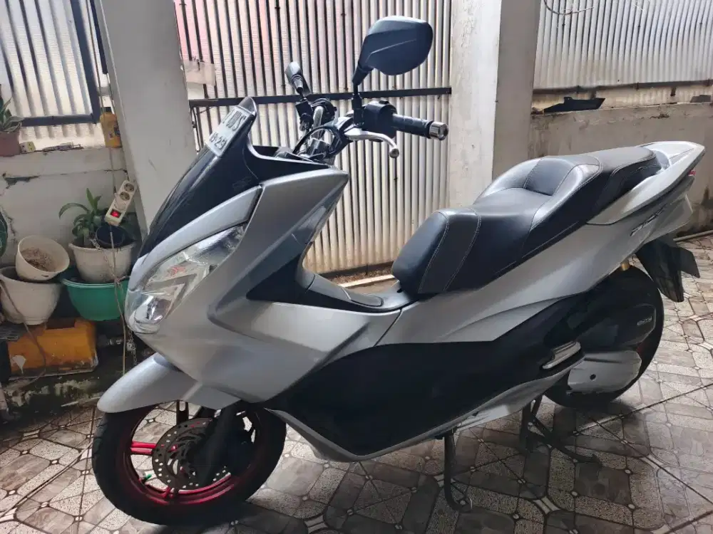 Pcx 150cc build up MULUS Plat D lengkap STNK BPKB PAJAK PANJANG 24,2jt