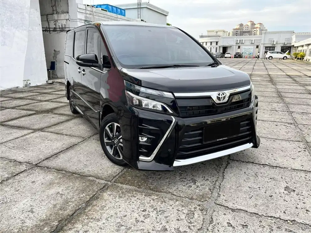 (Km Low 40ribuan record) TOYOTA VOXY 2.0 AT 2018