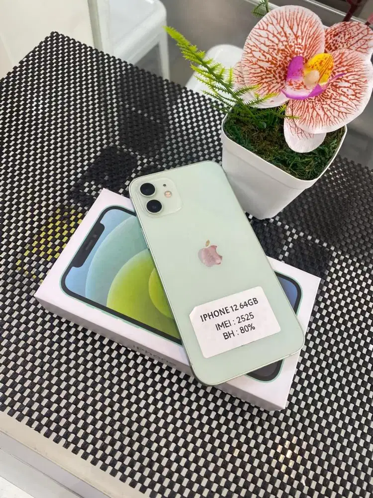 Iphone 12 64GB fullset bergaransi menerima tuker tambah