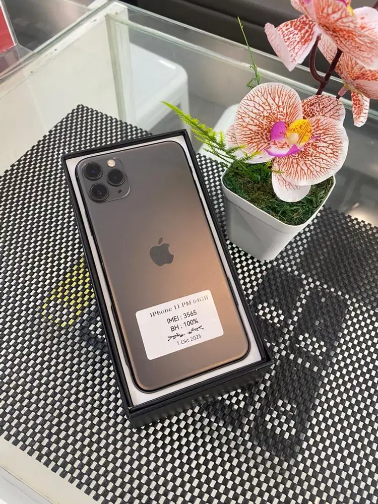Iphone 11 pm 64GB fullset bergaransi