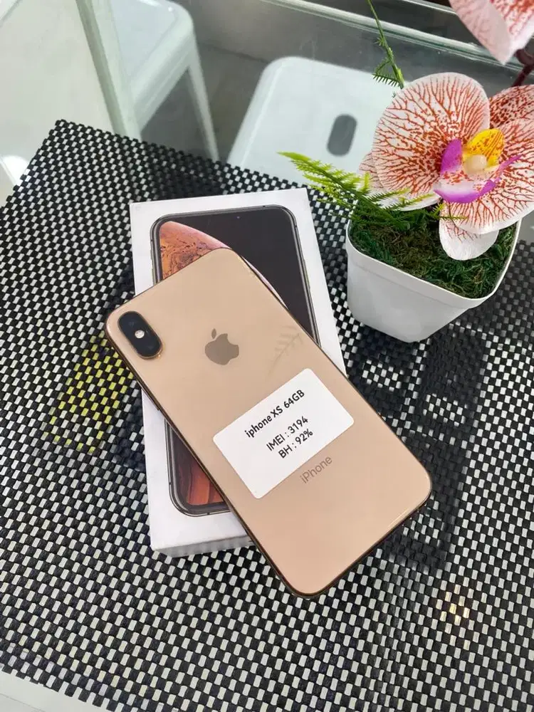 Iphone xs 64Gb fullset bergaransi