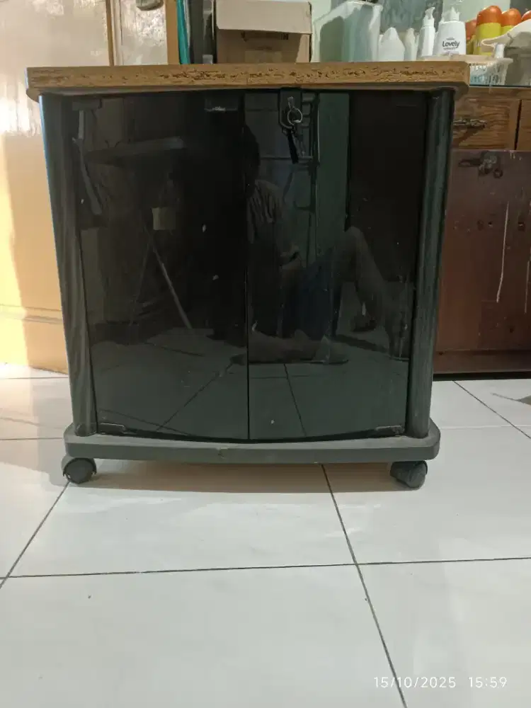 Meja TV hitam  second