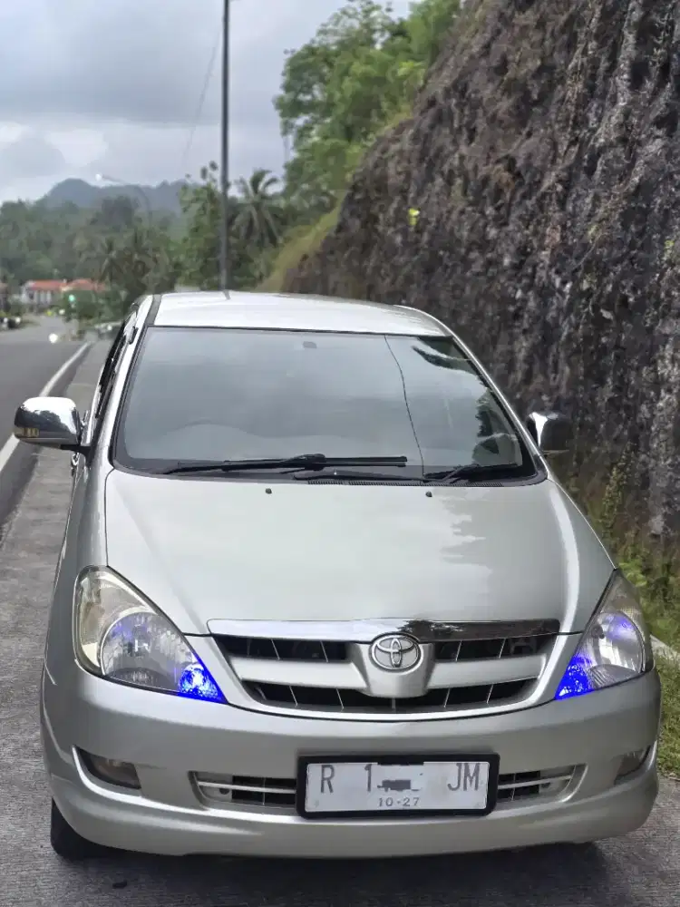 Toyota Inova G 2.0 MT