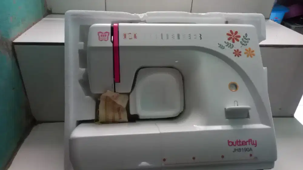 Mesin jahit portable butterfly