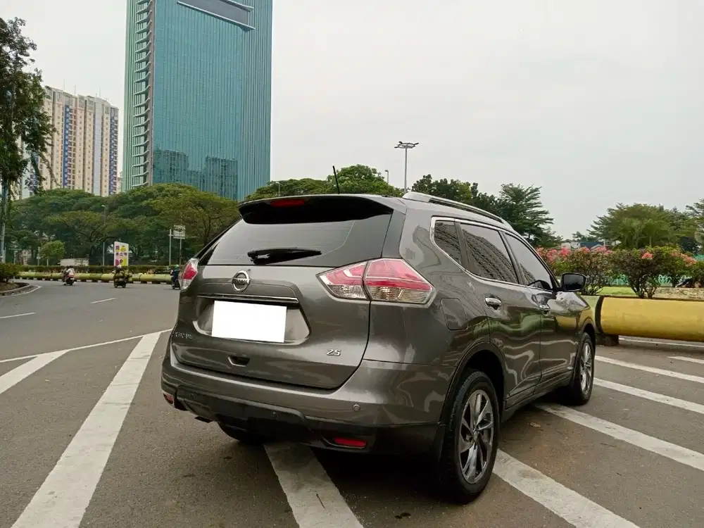 NISSAN X-TRAIL XTRAIL X TRAIL Abu Abu Metalik 2014 Mulus Full Original