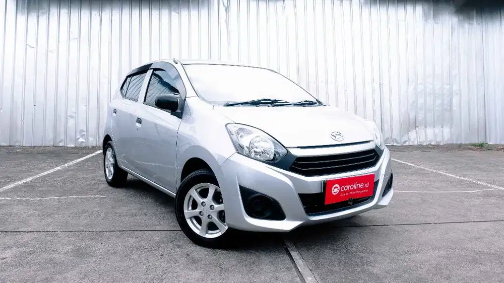 DAIHATSU AYLA D 1.0 MT 2022 SILVER - Bergaransi 1 Tahun