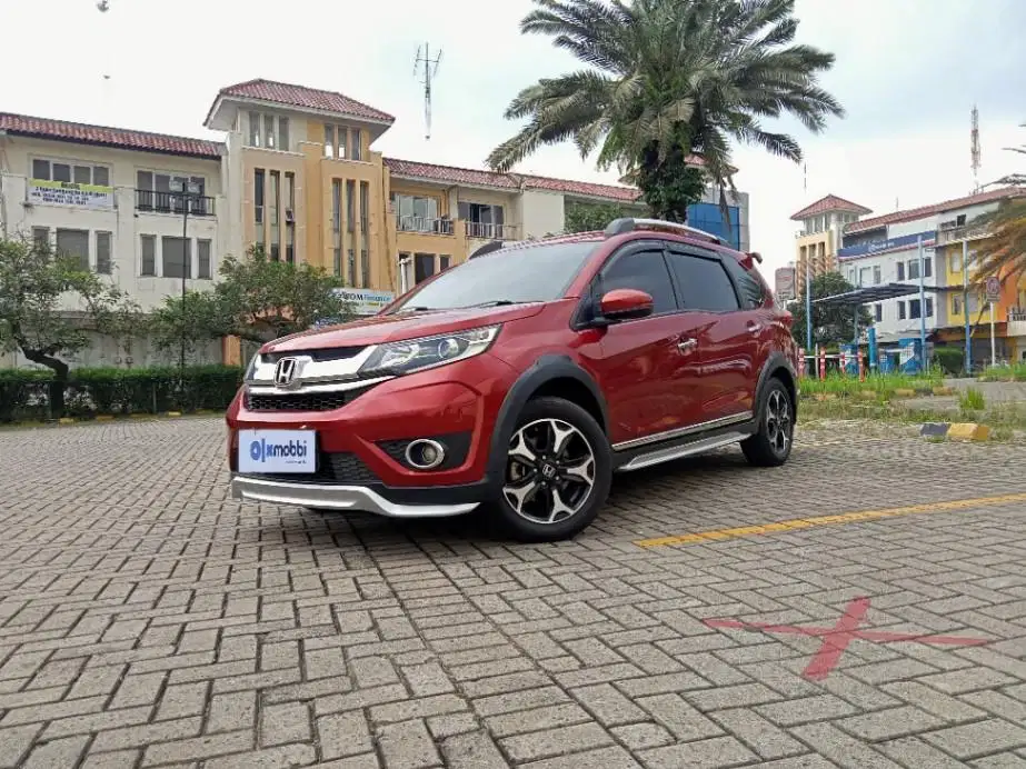 TDP 8,JT Honda BR-V 1.5 E Prestige Bensin-AT Merah 2017