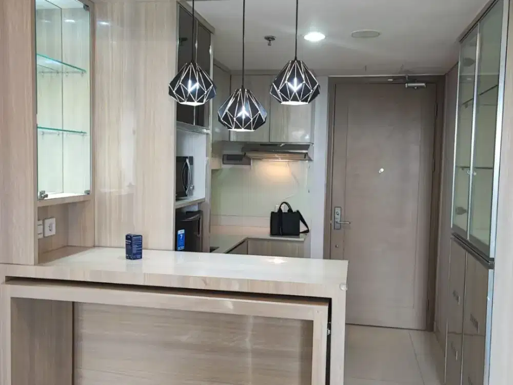 Dijual/Disewa Apartemen Gold Coast 2 BR Furnished Interior View Taman