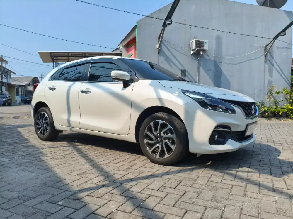 Suzuki Baleno Hatback at matik istimewa