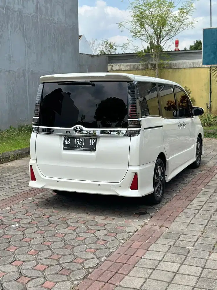 Voxy th 2018 Full set Low km