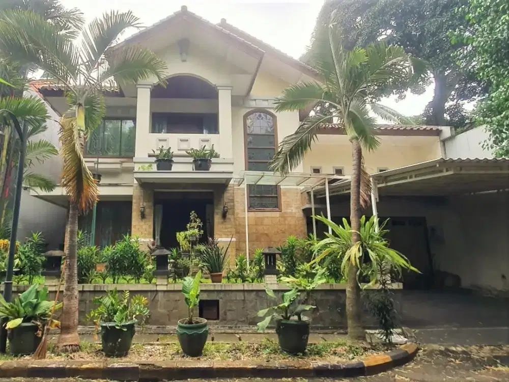 Rumah 2 Lantai Lahan Luas di Jakarta Selatan Dekat Stasiun
