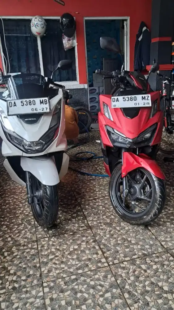 Dijual cepat Honda PCX 160 dan Vario 160