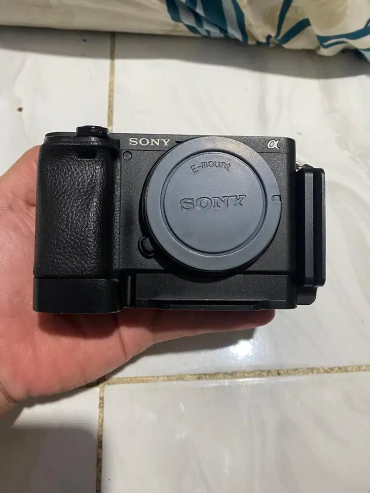 Kamera Sony A6400 Body Only