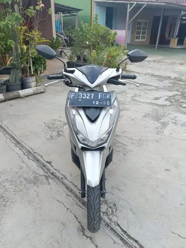Honda beat duluxe silver