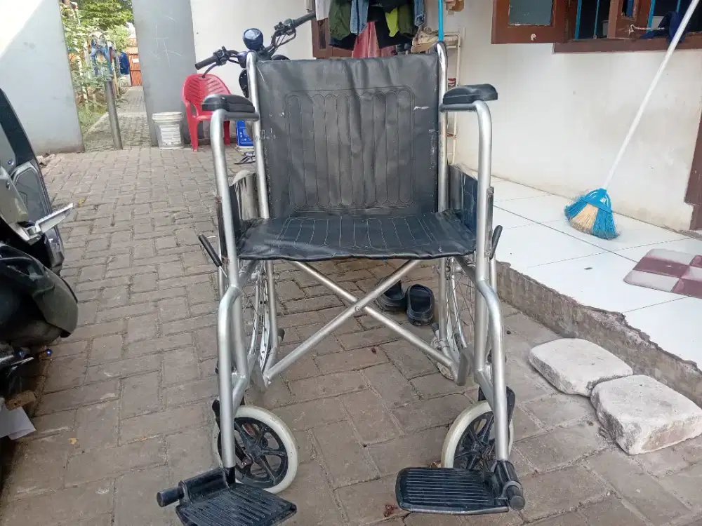 JUAL KURSI RODA BEKAS