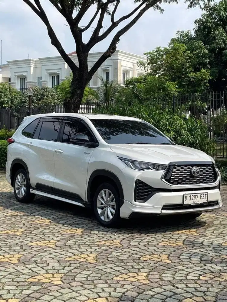 toyota zenix v modelista hybrid at 2023