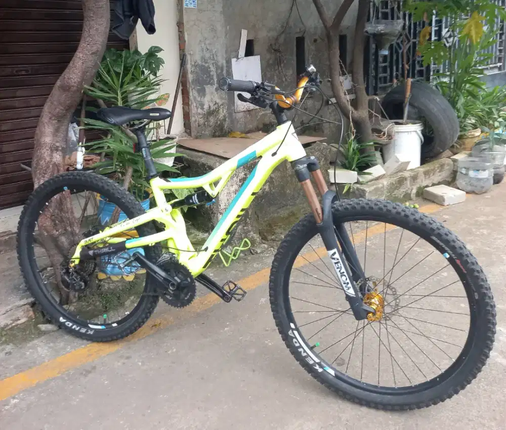 Sepeda Fullsus Thrill Oust 1.0 Uk 27,5 Size M
Upged
