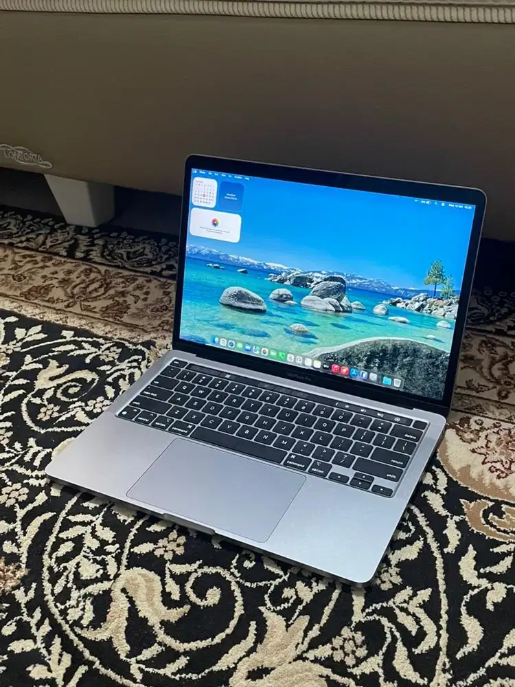 MacBook Pro 2020 M1 13 inch 8/256