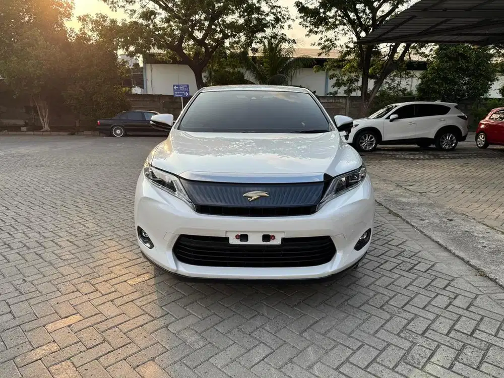 Toyota Harrier 2.0L th2017